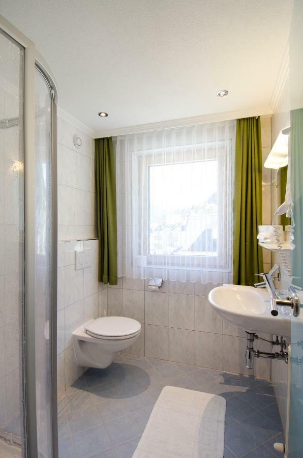 Hotel Garni Siegele - Inklusive Silvretta-Card Premium イシュグル エクステリア 写真