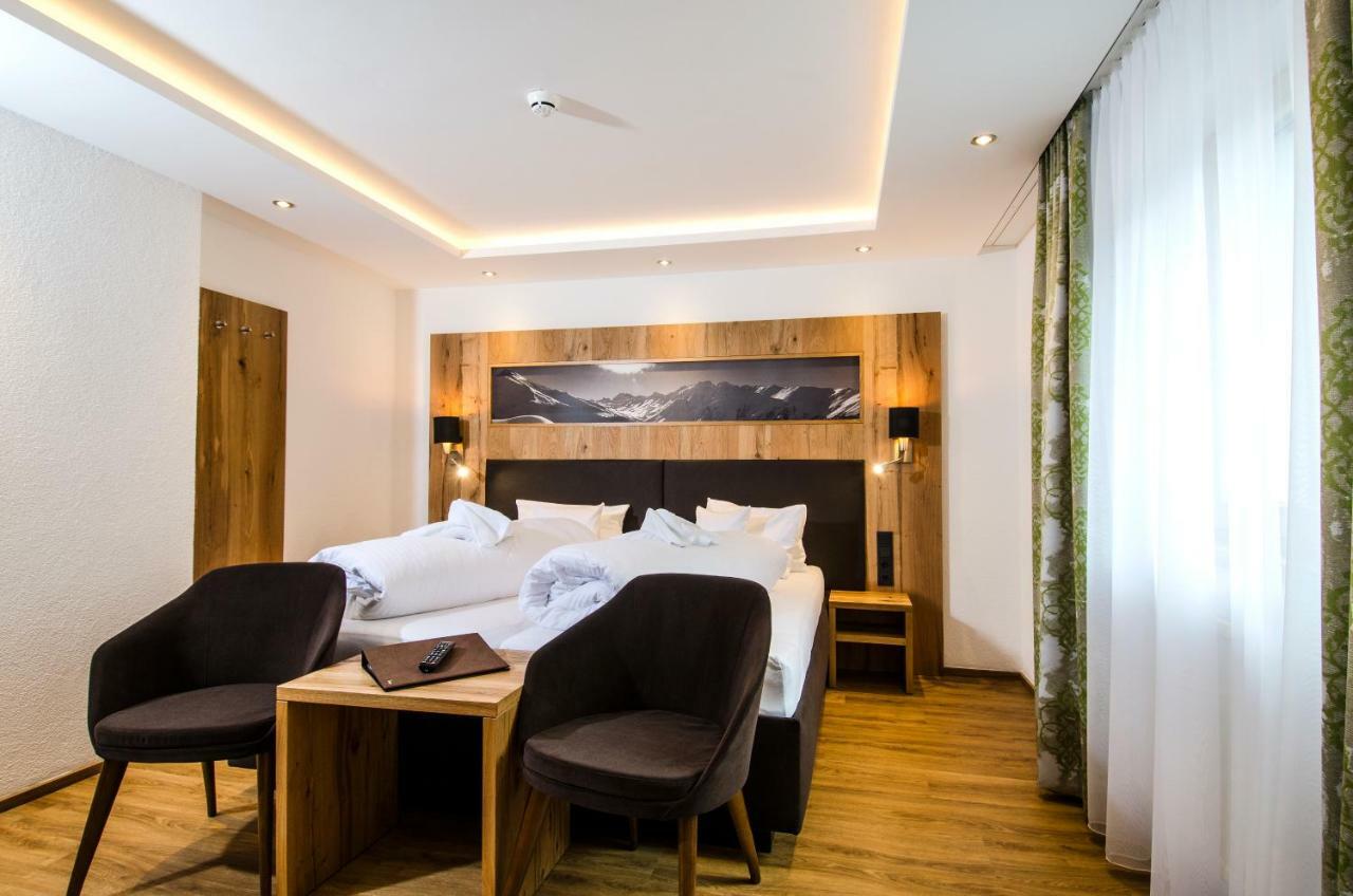 Hotel Garni Siegele - Inklusive Silvretta-Card Premium イシュグル エクステリア 写真